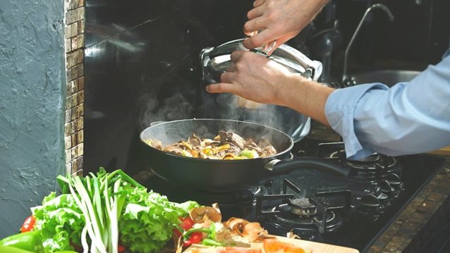 7 δημοφιλείς μύθοι για το φαγητό που δεν πρέπει να πιστεύεις: Για να ξέρεις τι γίνεται στην κουζίνα σου.
