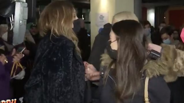 Η Δέσποινα Βανδή απέφυγε τις τηλεοπτικές κάμερες με μοναδικό τρόπο – Δείτε το βίντεο