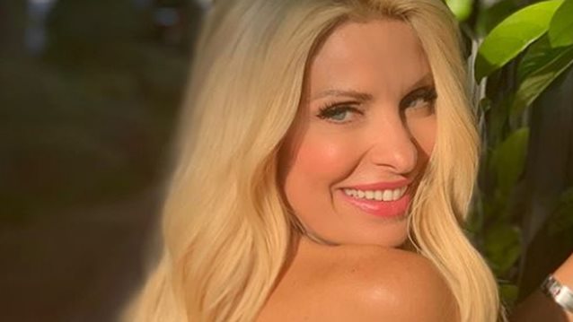 Ελενη Μενεγακη: Φυσικη ομορφια! Ποζαρει &amp; αποκαλυπτει τι σημαινει για εκεινη καλοκαιρι