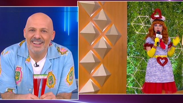 Ο Νίκος Μουτσινάς &amp; η Βάνια τρολάρουν απολαυστικά &quot;Ευτυχείτε&quot; &amp; &quot;ΚούΚου&quot; για τα ρεπορτάζ τους