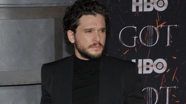 Hollywood Report: Η εμφάνιση της Katie Holmes στην Ελλάδα και οι εντυπωσιακοί David &amp; Brooklyn Beckham