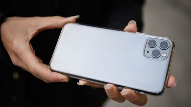 iPhone 11: Εκπέμπει πολλή ακτινοβολία! Πρέπει να ανησυχούμε;
