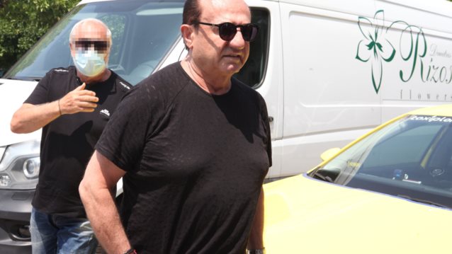 Λευτέρης Πανταζής | Φωτογραφίζεται με τον Μάριο Καπότση και το μετάλλιο