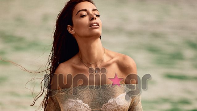 Ελένη Φουρέιρα: Ποζάρει στη θάλασσα και ανεβάζει τη θερμοκρασία στα ύψη