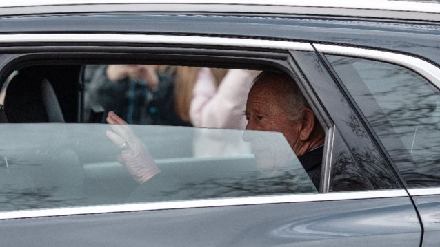 Hollywood Report | Η πρώτη εμφάνιση του βασιλιά Κάρολου μετά τη νοσηλεία &amp; όλες οι φωτογραφίες