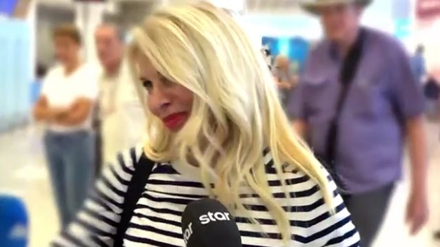 &quot;Αγάπη μου, σε κλείνω κι έρχομαι&quot; | Το τηλεφώνημα της Μενεγάκη στον Παντζόπουλο μπροστά στο &quot;μπλόκο&quot; από τις κάμερες