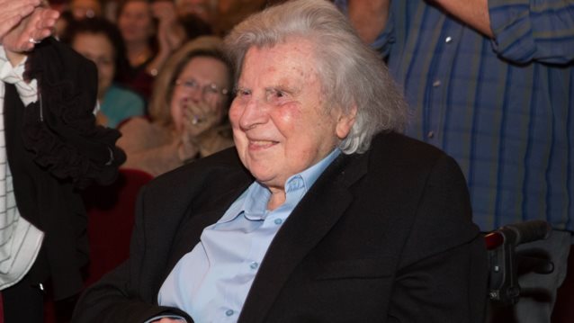 Ο Μίκης Θεοδωράκης με δικά του λόγια: Η αυτοβιογραφία του στους &quot;Δρόμους του Αρχάγγελου&quot;