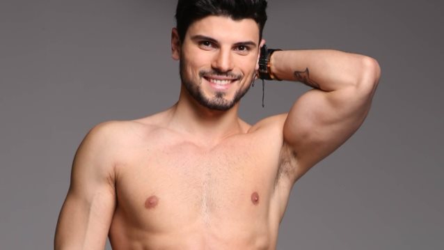 Παναγιώτης Παρούσος : Δείτε τον παίκτη του Game Of Love να προκαλεί σάλο ολόγυμνος στο «Ελλάδα Έχεις Ταλέντο»!