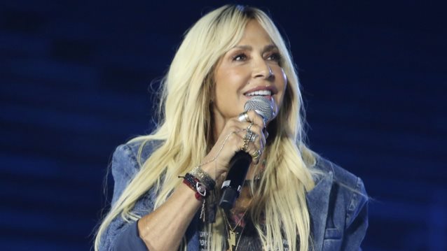 Η Άννα Βίσση πήγε κόντρα σε έναν από τους μεγαλύτερους κανόνες του μακιγιάζ μετά τα 50