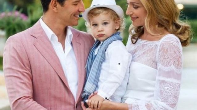 Σάκης Ρουβάς &amp; Κάτια Ζυγούλη: Οι πρώτες εικόνες από τη βάφτιση του Απόλλωνα