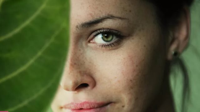 Μία επιδερμίδα. Ένας πλανήτης. Μία φροντίδα