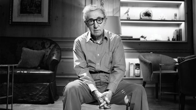 Woody Allen: Ποιο είναι το μοντέλο που ισχυρίζεται ότι έχει σχέση μαζί του;