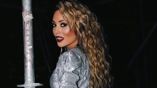 Η Ελένη Βουλγαράκη φόρεσε το διάσημο τοπ από Zara που έχει γίνει viral