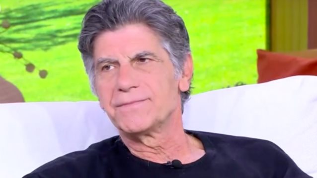 Γιάννης Μπέζος: &quot;Καλό θα είναι, αντί να κάνουμε κριτική, να κάνουμε πιο αυστηρές επιλογές, που δεν φέρνουν τοξικότητα&quot;