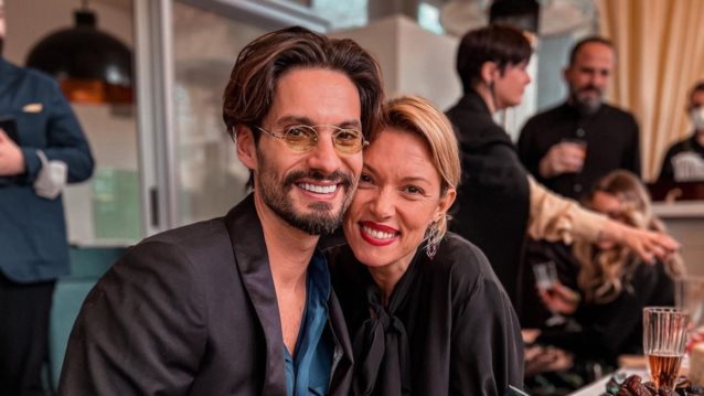 Η Βίκυ Καγιά γιόρτασε στο σπίτι της &amp; ο Γιώργος Καράβας της χάρισε ένα απίθανο τσιφτετέλι