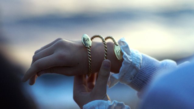 Το βραχιόλι της φωτιάς | Από την Τετάρτη 25 Ιανουαρίου όλα τα επεισόδια της σειράς θα είναι διαθέσιμα στο "Εrtflix"