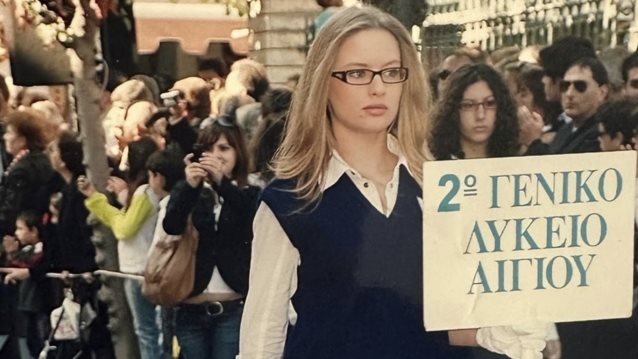 Σπάνιες φωτογραφίες από την παιδική ηλικία της Ντόρας Μακρυγιάννη