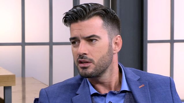 Ο Γιάννης Τσιμιτσέλης εύχεται στην κόρη του και τη μητέρα του για την ονομαστική τους εορτή!