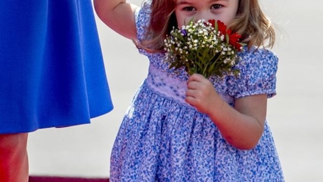 Πριγκίπισσα Charlotte: Έκλεψε την παράσταση στην πρόσφατη εμφάνιση της βασιλικής οικογένειας
