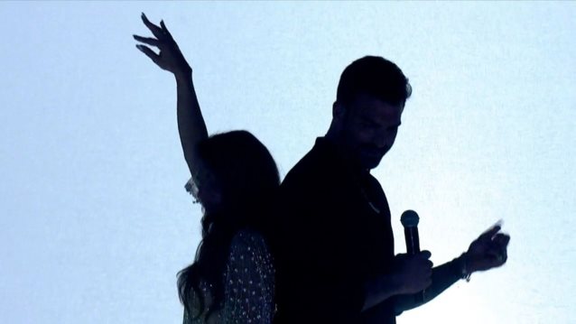 Η Κελλυ Κελεκιδου επεστρεψε στο J2US - Η εμφανιση με τον Δημητρη Αλεξανδρου