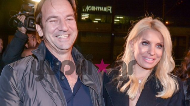 Ελένη Μενεγάκη &amp; Μάκης Παντζόπουλος: 10 χρόνια μαζί! Τα φιλιά μπροστά στον φακό