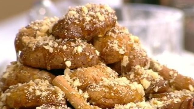 Μελομακάρονα του Βασίλη Καλλίδη: Η χριστουγεννιάτικη συνταγή που θα λατρέψεις!