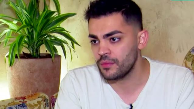 Χρήστος Σαντικάι: "Δούλευα βοηθός σερβιτόρου στα μαγαζιά που τραγουδούσε ο Νίκος Οικονομόπουλος"