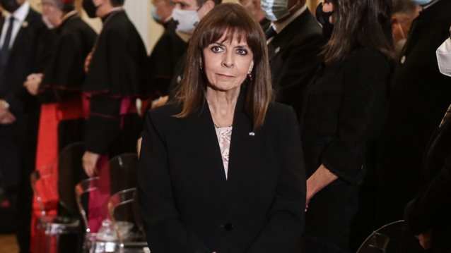 &quot;Ιερό αντάρτικο&quot; για τον γάμο των ομόφυλων ζευγαριών: Το &quot;άκυρο&quot; στην Πρόεδρο και η στοχοποίηση των βουλευτών