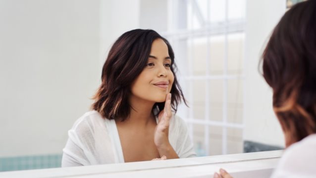 Πώς να εξαφανίσεις τις ρυτίδες: Βρήκαμε τον πιο φυσικό τρόπο!