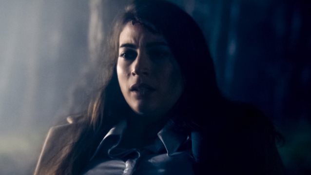 Παγιδευμένοι | Η Άννα βρίσκεται τραυματισμένη και μόνη στο δάσος