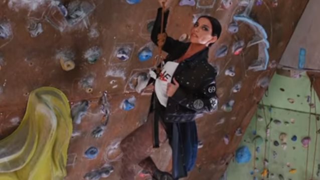 Next Top Model: Η διπλή αποχώρηση της εβδομάδας και η δοκιμασία που θα τις «ανεβάσει» ψηλά