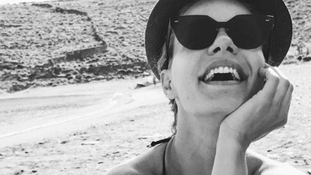 Ζέτα Μακρυπούλια: Το φωτογραφικό άλμπουμ των διακοπών της με τη Ρούλα Ρέβη &amp; τον Νίκο Μουτσινά στην Κύθνο