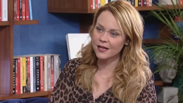 Λένα Παπαληγούρα: Παντρευόμουν και γινόταν κατακλυσμός. Έφευγε η ψεύτικη βλεφαρίδα..."