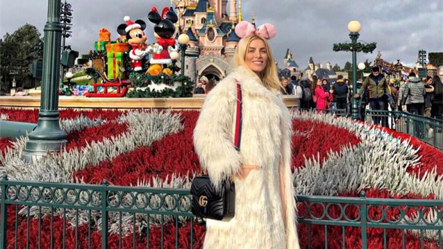 Κατερίνα Καινούργιου: Ποζάρει στην αγκαλιά του Νάσου Αναστασόπουλου στην Eurodisney!