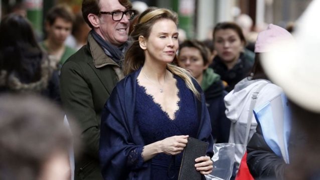 Γιατί η σειρά Too Much του Netflix μοιάζει με την Bridget Jones, αλλά είναι καλύτερη;