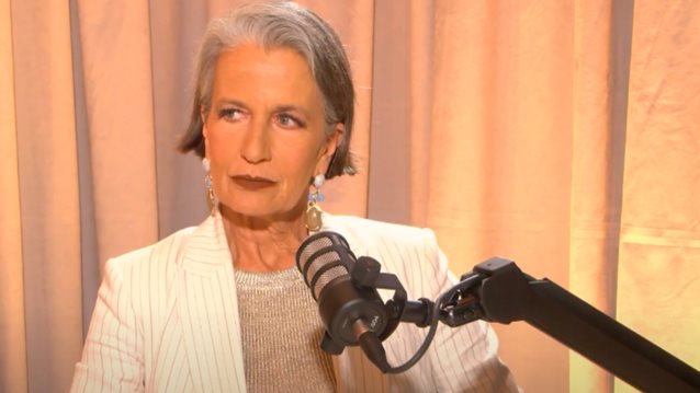 Λουκία Παπαδάκη: &quot;Ήταν σαν άγραφος όρος του Νίκου Φώσκολου ότι οι ηθοποιοί της &#39;Λάμψης&#39; δε θα μπορούν να παίξουν στο θέατρο&quot;