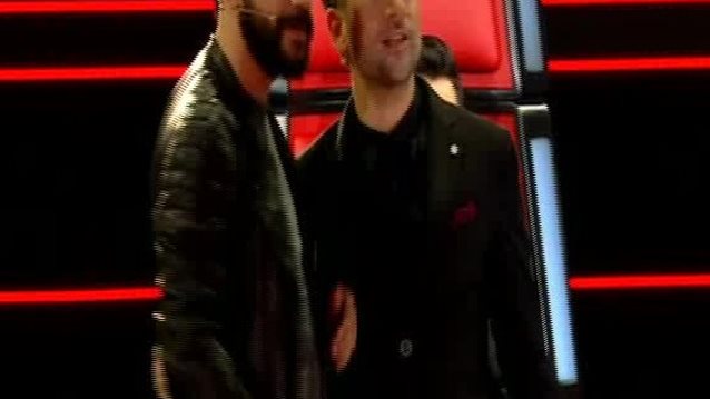 Πάνος Μουζουράκης - Κωστής Μαραβέγιας: Η ξιφομαχία στο πλατό για μια παίκτρια και η απρόσμενη κίνηση κατά τη διάρκεια των blind auditions του Voice