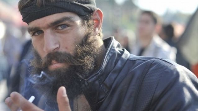 Ο Στάθης Στιβακτάκης Μιλάει Για Πρώτη Φορά: Ο σέξι αγρότης που έριξε το internet αποκαλύπτεται!