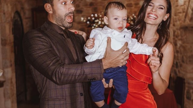 Σάκης Τανιμανίδης &amp; Χριστίνα Μπόμπα: Έγιναν νονοί! Οι εντυπωσιακές φωτογραφίες από τη βάφτιση