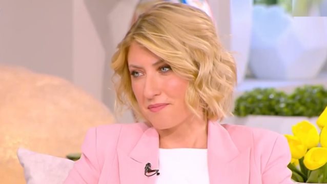 Σία Κοσιώνη: "Δεν θέλω να πουλήσω μία ροζ φούσκα - Το αποτέλεσμα της δικής μας οικογένειας δεν ήρθε εύκολα"
