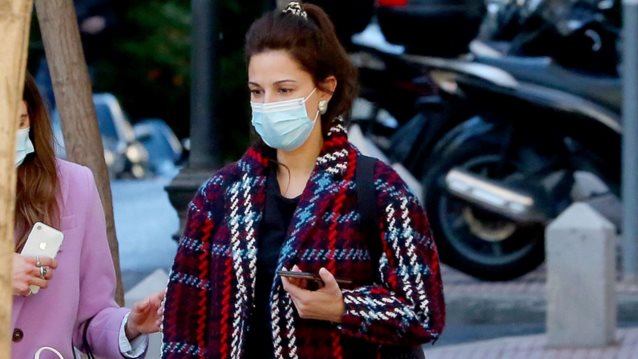 Η Κατερίνα Παπουτσάκη σε μια σπάνια δημόσια εμφάνιση πριν την πρεμιέρα του YFSF