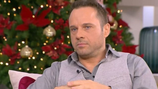 Μέμος Μπεγνής: "Ζούμε στη χώρα της ταμπέλας - Έχω κάνει πιο "light" θέατρο και με έχουν στιγματίσει"