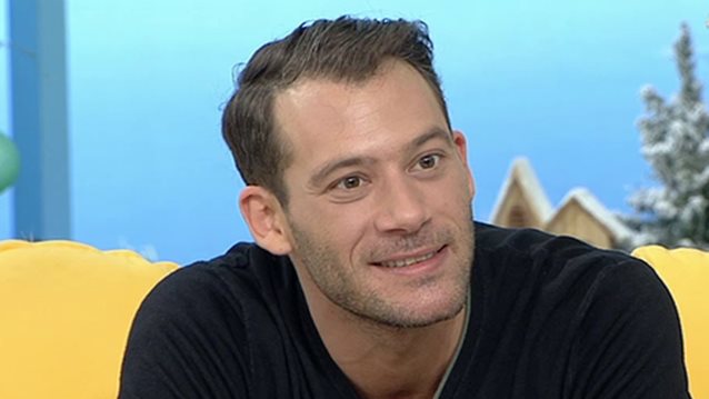 Αντίνοος Αλμπάνης: Το reality που του έκανε πρόταση και οι «πιπεράτες» εκδηλώσεις θαυμασμού