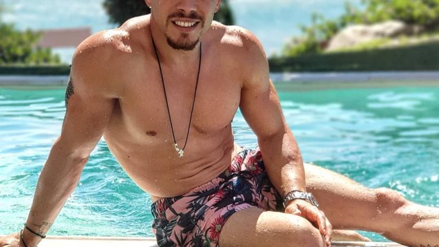 Λευτέρης Πετρούνιας: Ποζάρει με τη Μιλλούση &amp; τη νεογέννητη κόρη τους μέσα στο μαιευτήριο | Δείτε τη φωτογραφία!