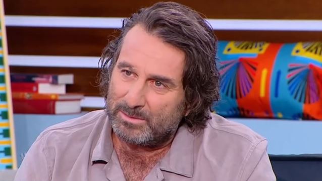 Ηλίας Βαλάσης: Όταν είδα ότι η σύζυγός μου ζούσε, είπα "Τέλος όλα, μαχαίρι"