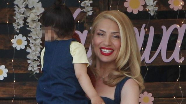 Μαρία Ηλιάκη | Μας δείχνει το πανέμορφο montessori κρεβάτι της κόρης της