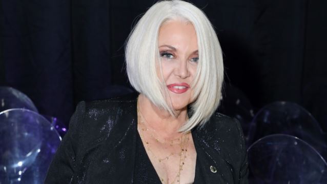 Ρούλα Κορομηλά, Βαγγέλης Περρής και Σπύρος Χαριτάτος σε σπάνια φωτογραφία από το 1997