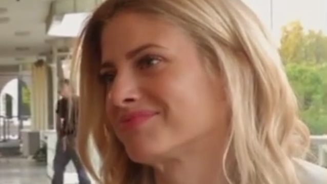 Ευαγγελία Αραβανή: Η συγκίνηση για τον θάνατο του πατέρα της &amp; η αλήθεια για τη δεύτερη ευκαιρία στη σχέση της με τον Βρεττό