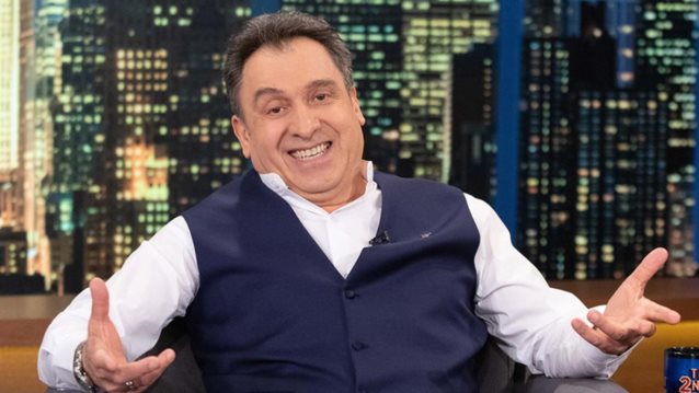 Πάνος Σταθακόπουλος: "Ήταν δύσκολα δεν είχα λεφτά. Πουλούσα στην Αιόλου κάλτσες, μπρίκια, ό,τι έχει ένας μικροπωλητής"