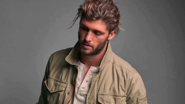 Όλα όσα πρέπει να ξέρεις πριν μακρύνεις το μαλλί σου
: Αν το σκέφτεσαι, τώρα είναι η σωστή στιγμή να το κάνεις
